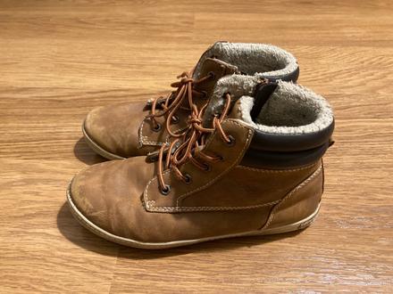 Topánkyna jeseň v.35, 35