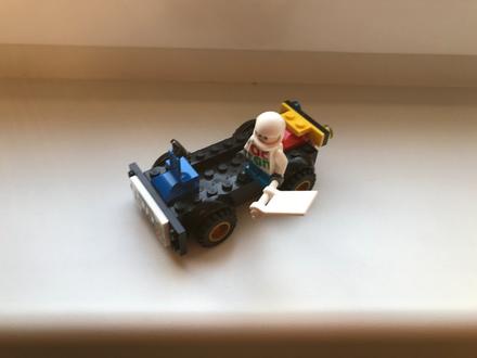 Lego - auto 9,5 cm s panacikom,