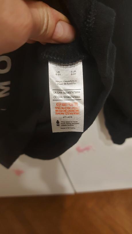 Predám nenosenú dievcensku mikinu veľ.140-146, f&f,140