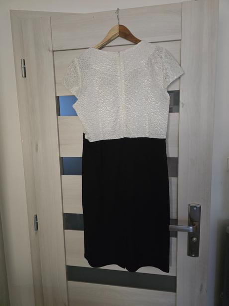 Sukienkovy oblek, 44