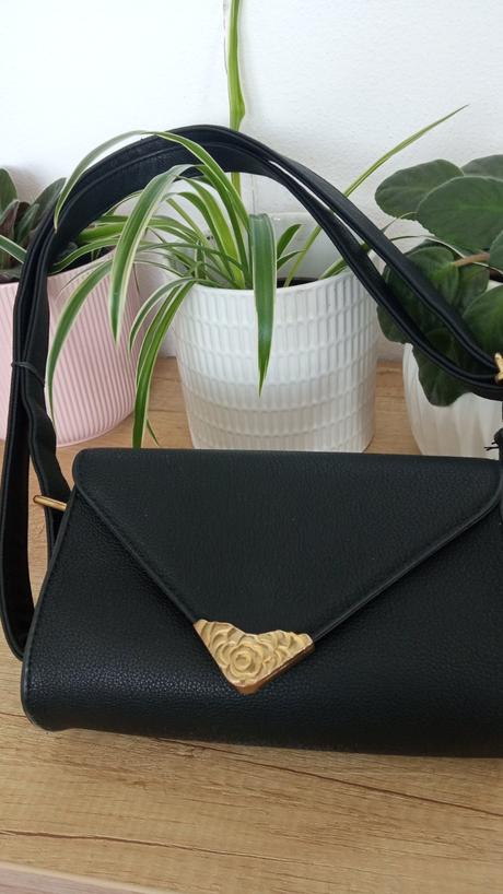 Kabelka mala, reserved