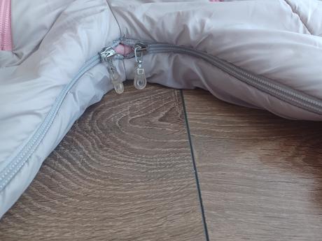 Overal na zimu pre dievčatko, 74