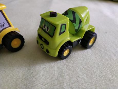 Traktor, nakladac, domiesavac, 