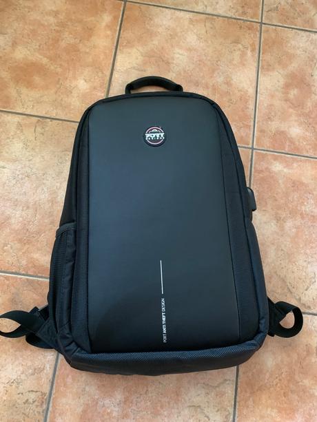 Batoh na notebook 15,6" - proti krádeži, 