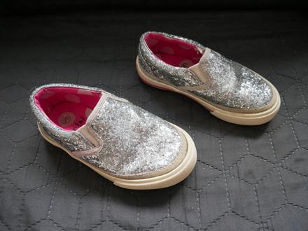 Trblietave strieborne pevnejšie platenky miniboden, 25