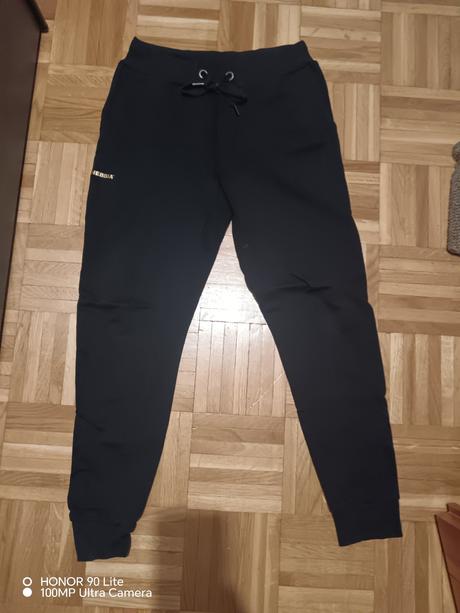 Perfektne nebbia tepláky, nebbia,s