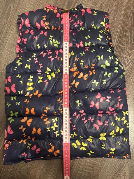 Dievčenská vesta, 140