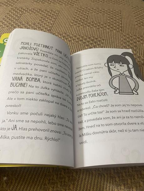 Našu učiteľku ovládli mimozemšťania krutoprísna i,