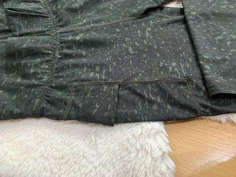 Maskáčové legíny, s