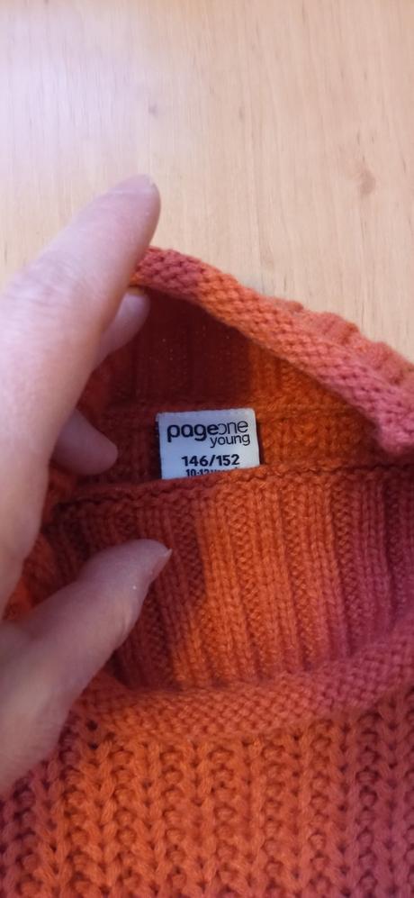 Oranžový svetrový rolák, takko,146