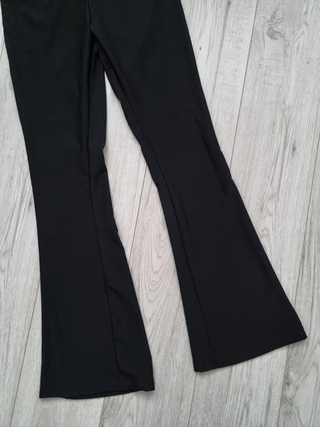 Čierne elastické zvonové legíny, 32