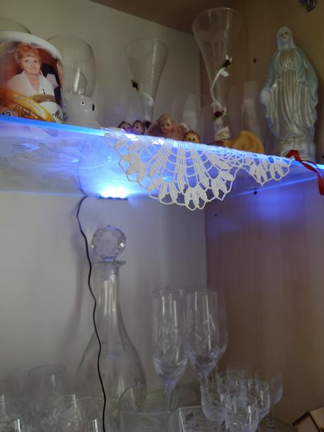 Osvetlenie na poličky, 