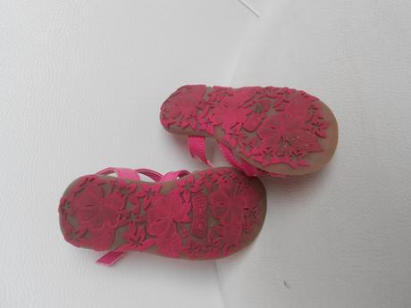 Remienkové sandálky, 23