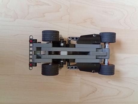 Lego technic 42046 únikové pretekárske auto, 