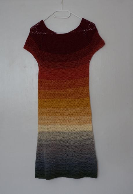 Farebné háčkované šaty, l / m