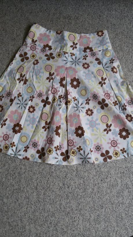 Kvietkovana sukna zn.pilot vel.s, s