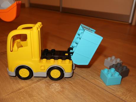 Lego duplo 10931 - nákladiak a pásový bager, 