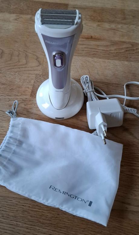 Dámsky holiaci strojček remington, 