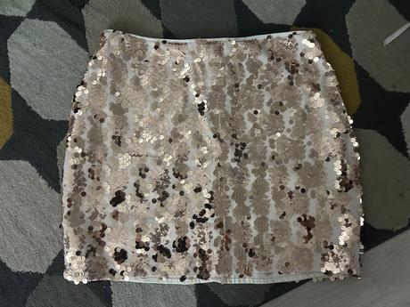 Nova trblietava sukna, l