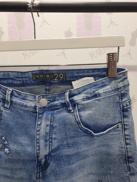 Rifle s výšivkami, new yorker,s