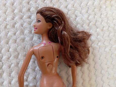 Barbie alexa hrá a svieti, 