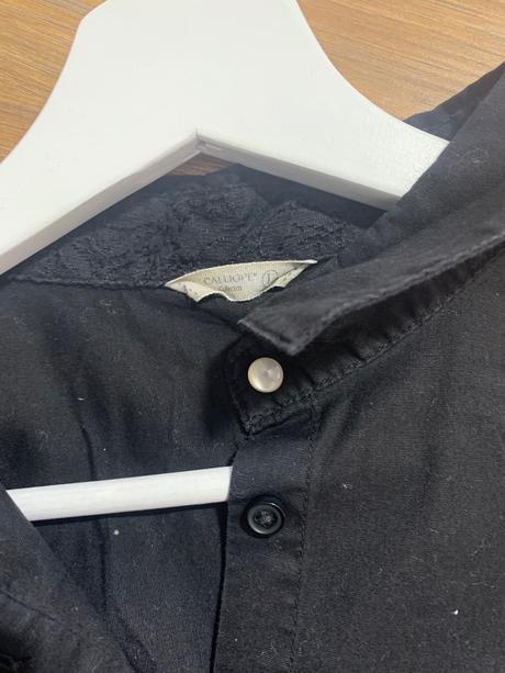 Čierna košeľa, calliope,l