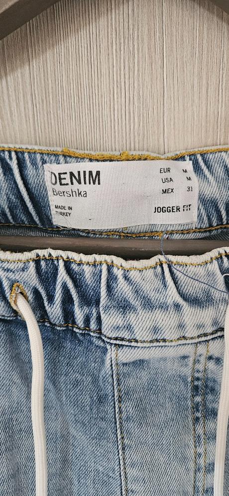 Pánske rifle, bershka,m