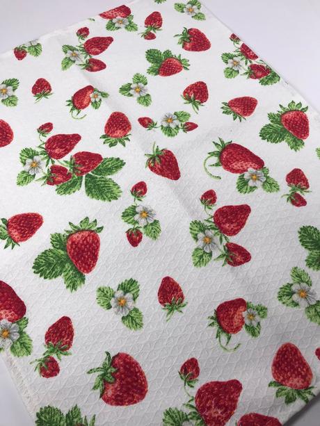 Kuchynská utierka s jahodami, 