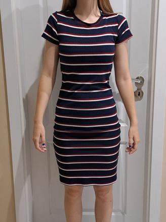 Rebrované pásikavé elastické šaty, s