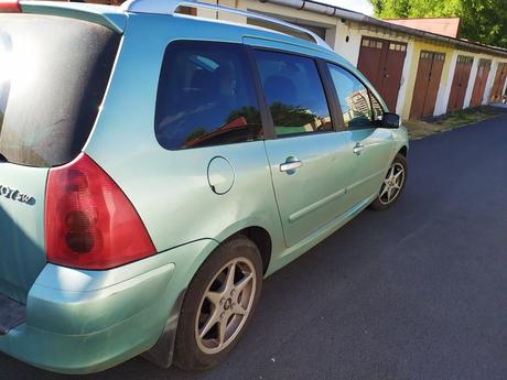 Peugeot pre rodinu plne funkčný, dočasne vyradený, peugeot