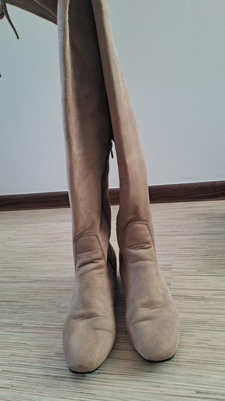 Semišove cizmy, 39