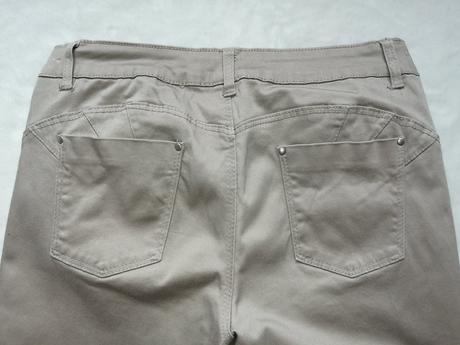 Pekné nohavice s elasténom, takko,38