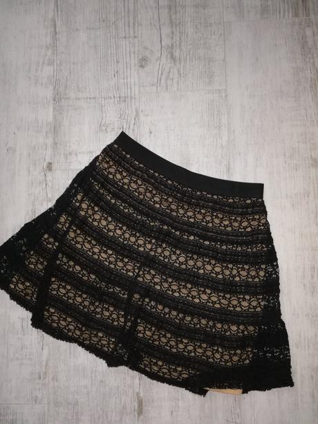 Krásna značková sukňa max studio, s