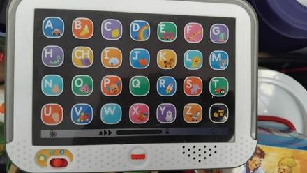 Tablet písmená fisher price 12m+,