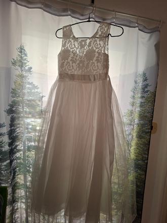 Šaty na 1. sväté prijímanie, 140