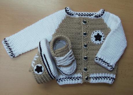 Háčkovaný svetrík s teniskami, 68