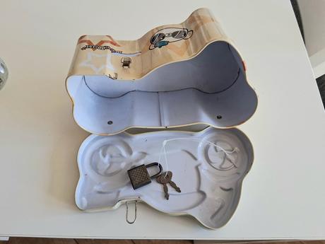 Otváracia pokladnička motorka zámok kľúč šporiteľn, 