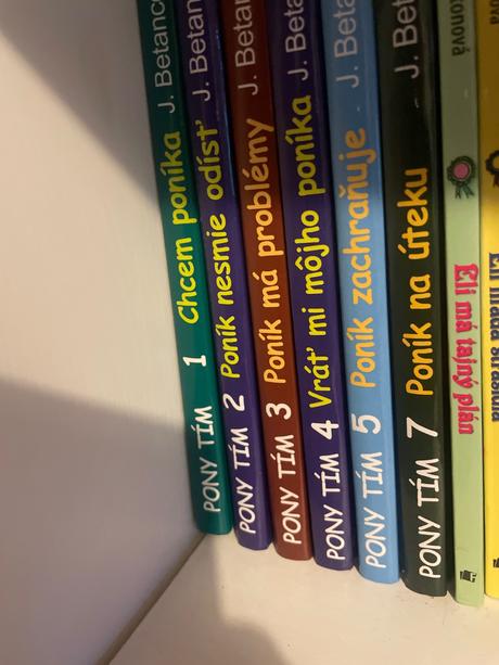 Knižky pony tím, 