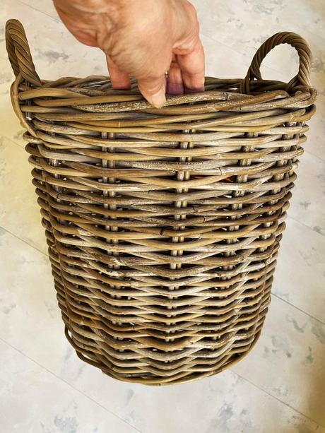 Kvalitný veľký prútený kôš, 