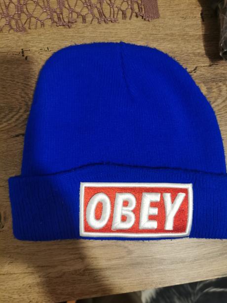 Ciapka obey, 128