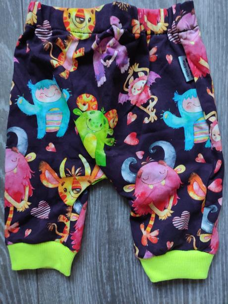 Trojštvrťové nohavice top stav, 92