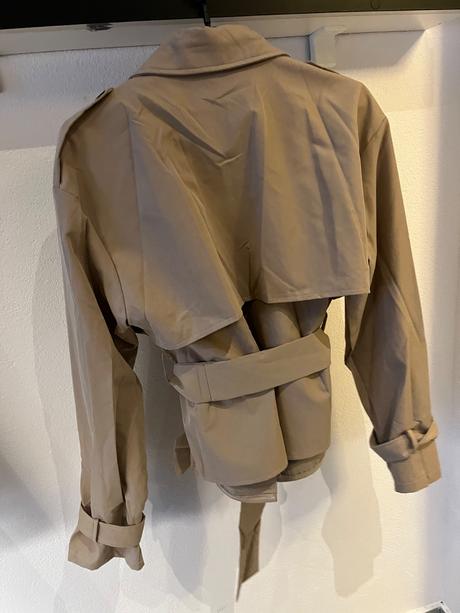 Dámsky krátky jesenný trenčkot, 36