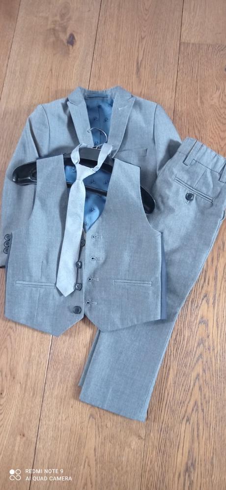 Oblek pre chlapca, 98