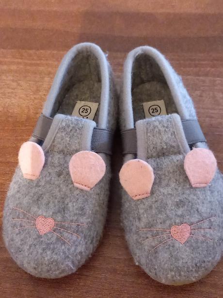 Dievcenske papuce, 25