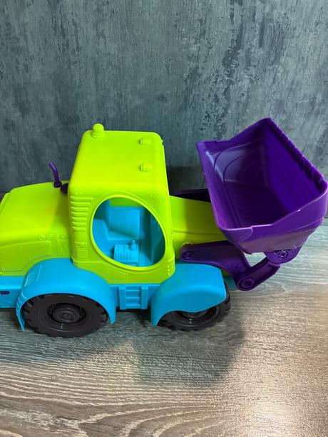 B.toys buldozér,