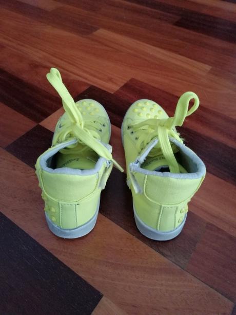 Tyrkysové tramky, lelli kelly,31