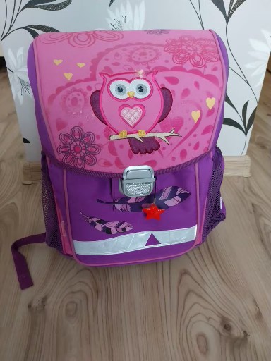 Školská taška pre dievčatko,