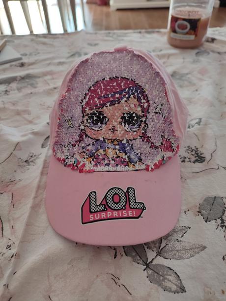 Šiltovka lol meniaca, 116