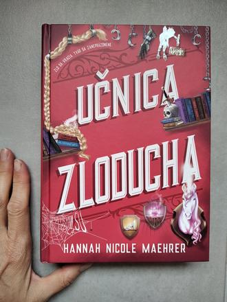 Učnica zloducha - hannah nicole maehrer,