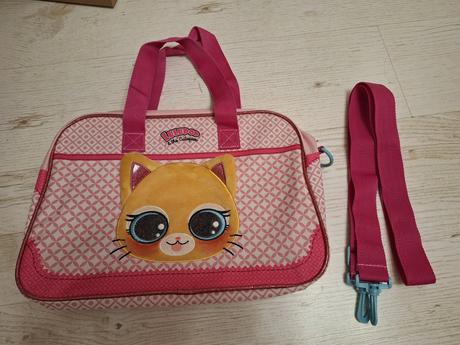 Taška s 3d aplikáciu mačky,